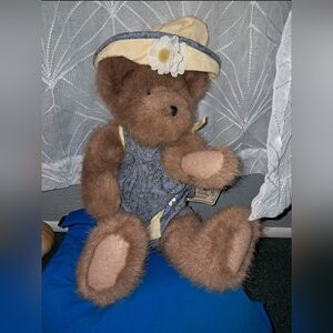 NWT Boyds Bears collectible stuffed animal decor